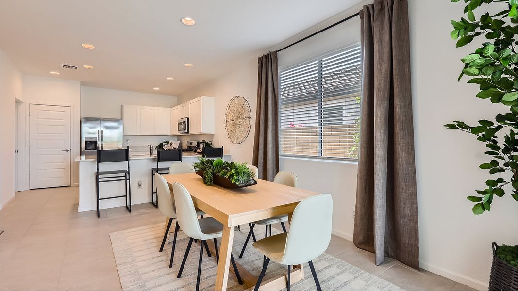 3560 Coronado Dining 3of3 F1 Base6 3560 Coronado Dining 3of3 F1 Base6