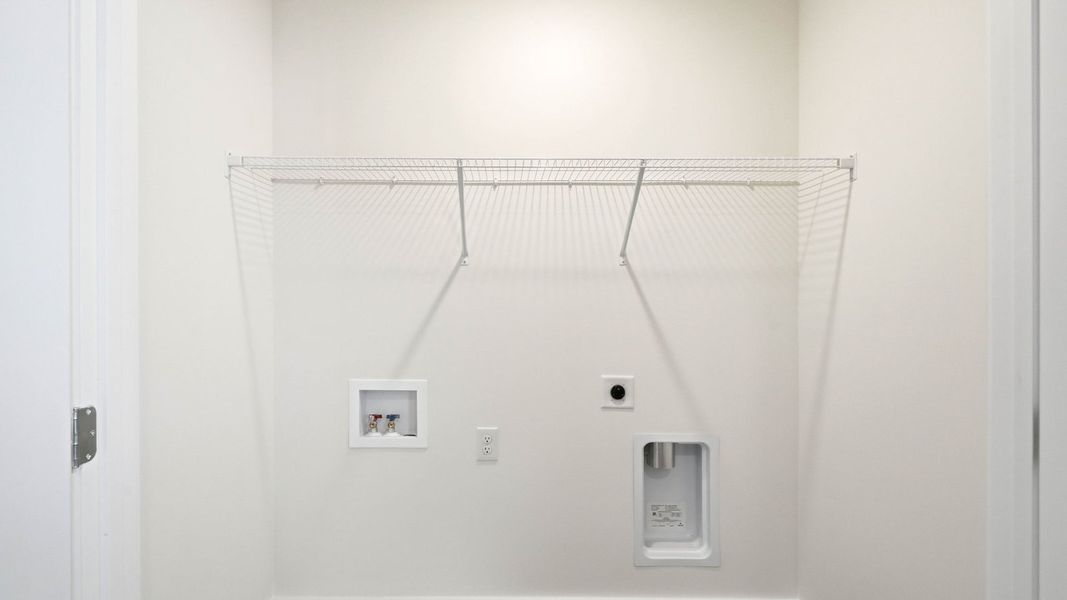 Spacious, unfurnished interior of a new home in Cherokee Crossing, Kodak (Image 17).