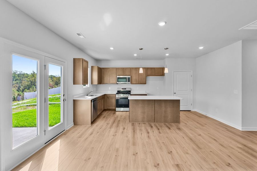 Spacious, unfurnished interior of a new home in Bell West, Kernersville (Image 27).