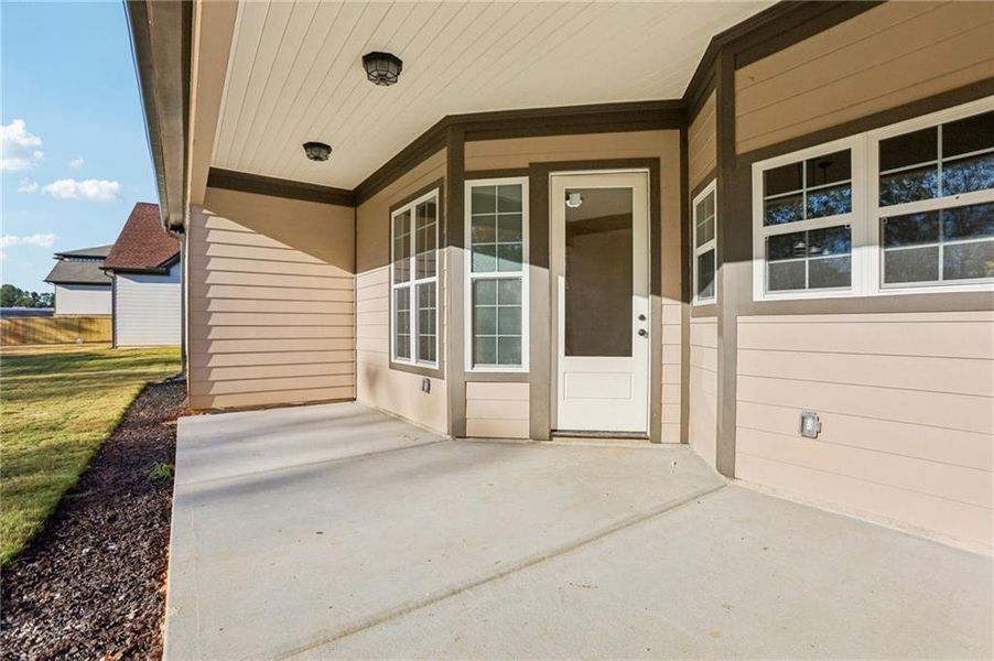 Exterior details and patio area of a home in , Lilburn (Image 3).