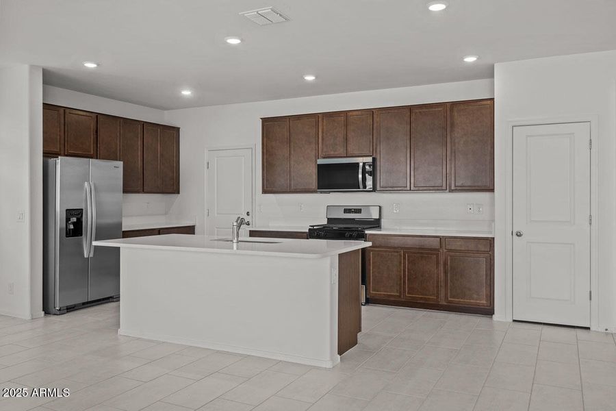 KBPHX_MIR_DesertOasis-Lot160_6332_1-1200