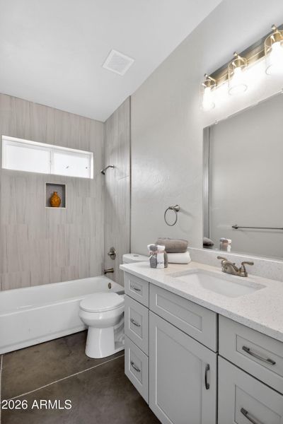 25_101_Habana_Ct_Rio_Rico_AZ_85648-Bathr