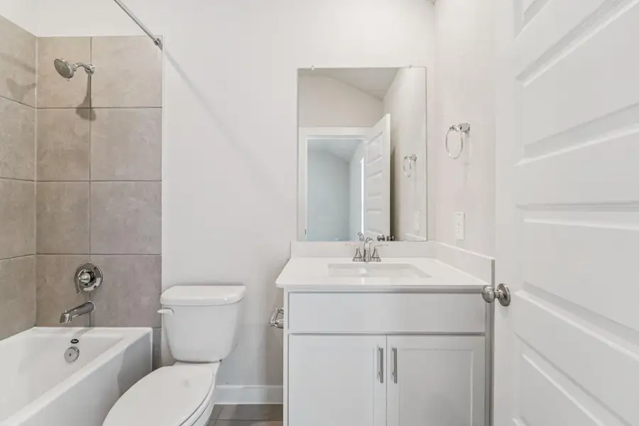 Furnished interior view inside a new home in Stewart's Ranch, Conroe (Image 6).