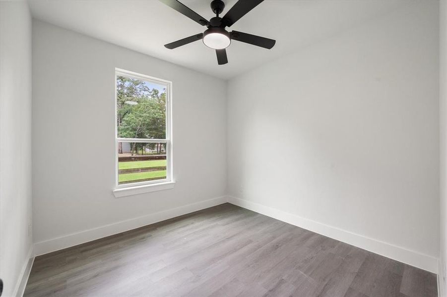 Spacious, unfurnished interior of a new home in , Tool (Image 28).