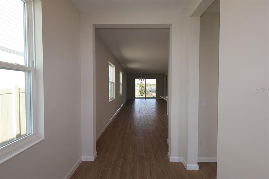 Spacious, unfurnished interior of a new home in Bay Lake Farms, St. Cloud (Image 22).