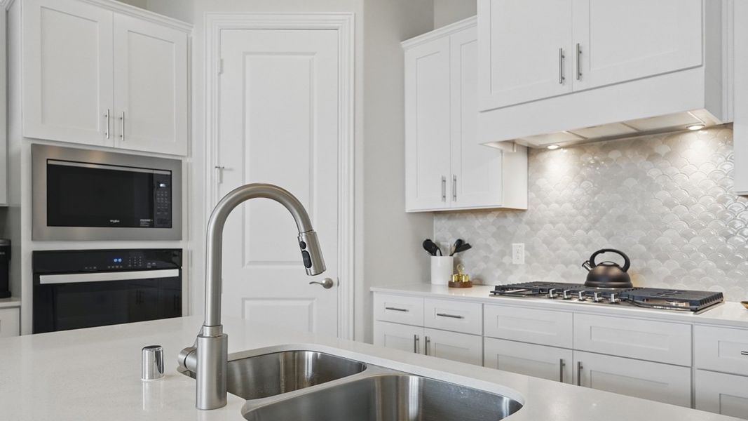 Close-up of interior finishes inside a home in Peachtree Meadows, Rockwall (Image 18).