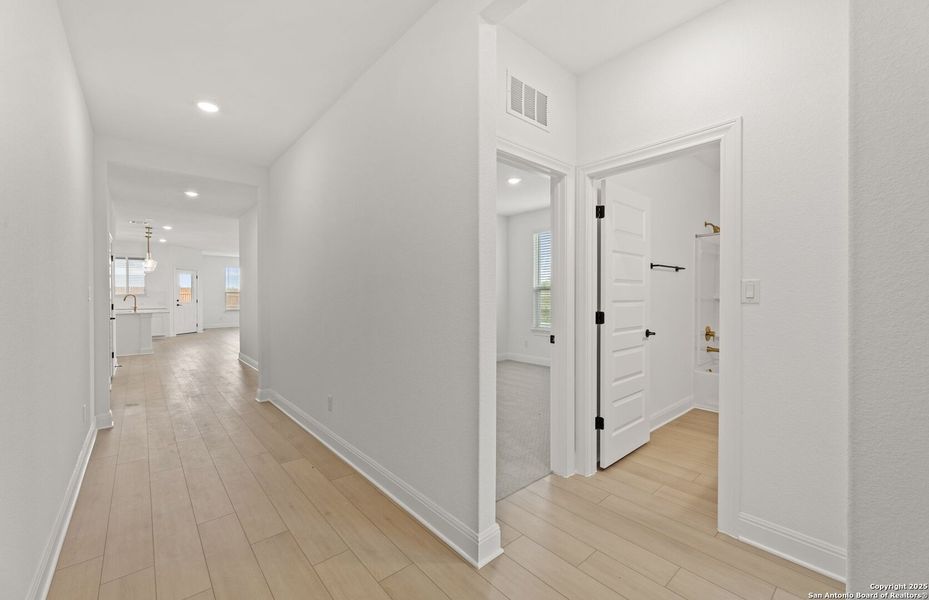 Spacious, unfurnished interior of a new home in Dove Song, Marion (Image 26).