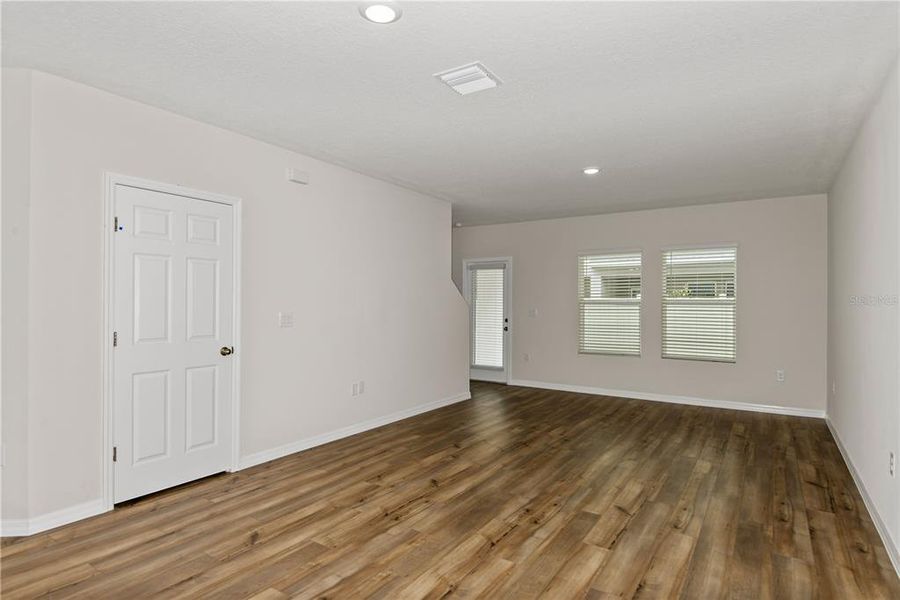 Spacious, unfurnished interior of a new home in Grove at Crosswind, Haines City (Image 12).