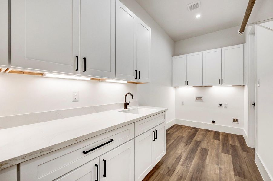 Furnished interior view inside a new home in , Magnolia (Image 19).