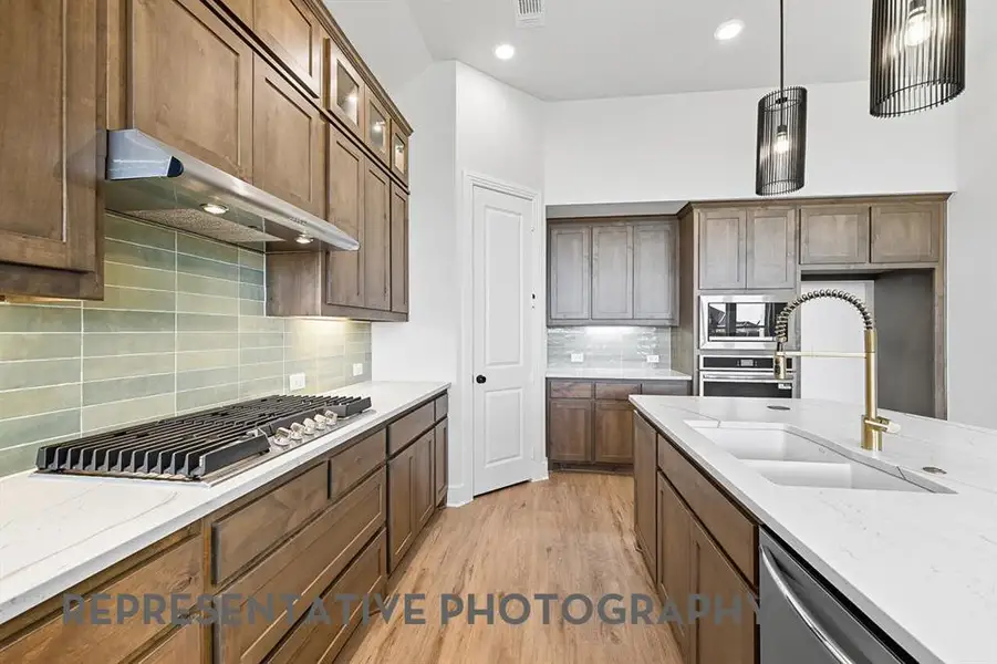 Furnished interior view inside a new home in Canyon Creek Estates, Sherman (Image 10).