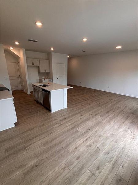 Spacious, unfurnished interior of a new home in Leydenview, Mableton (Image 17).