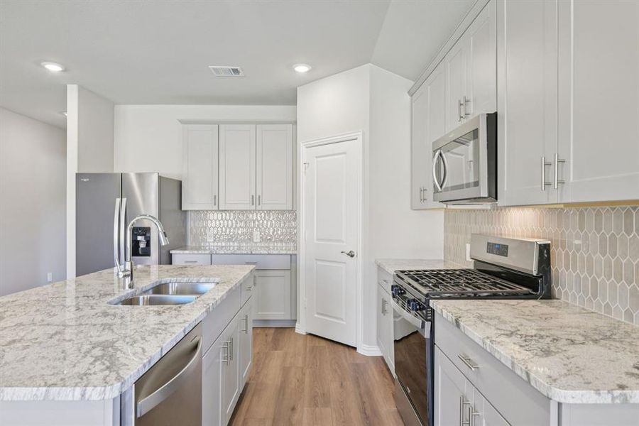 Photo is not of the actual home, but is an inspirational photo of builder’s model home and may depict options, furnishings, and/or decorator features that are not included. Photo is not of the actual home, but is an inspirational photo of builder’s model home and may depict options, furnishings, and/or decorator features that are not included.