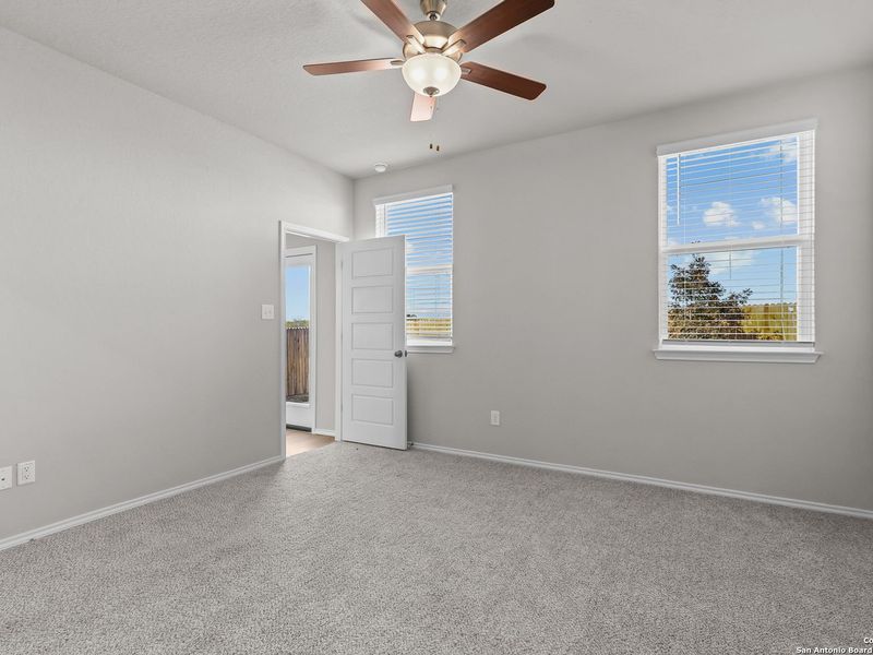 Spacious, unfurnished interior of a new home in Applewhite Meadows, San Antonio (Image 18).