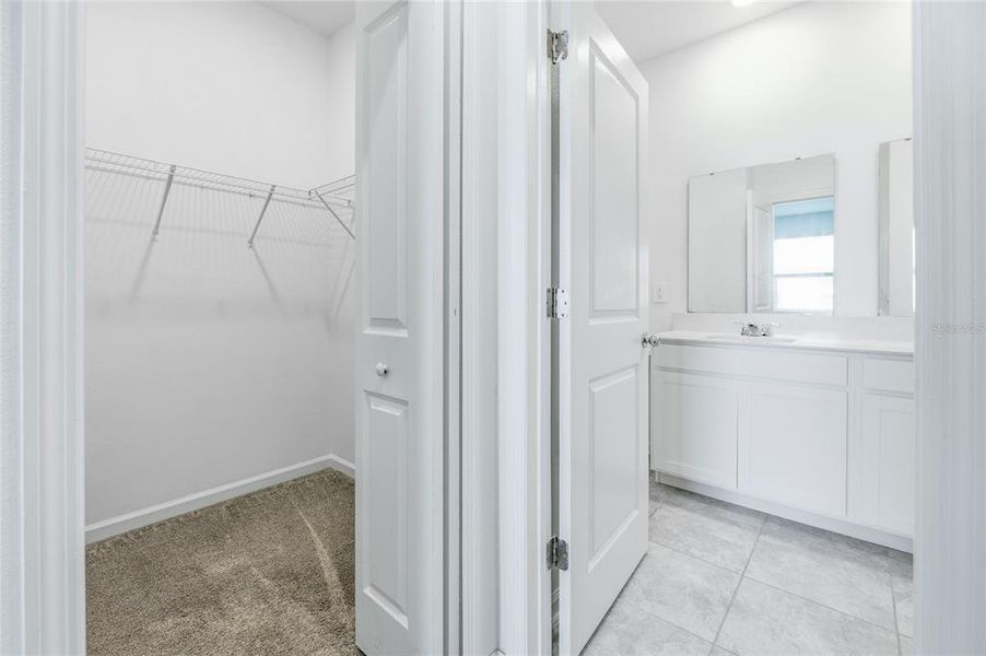 Spacious, unfurnished interior of a new home in Peace Creek Reserve, Winter Haven (Image 33).