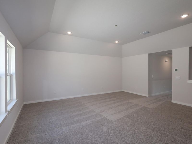 Spacious, unfurnished interior of a new home in Edgewood, Leander (Image 18).