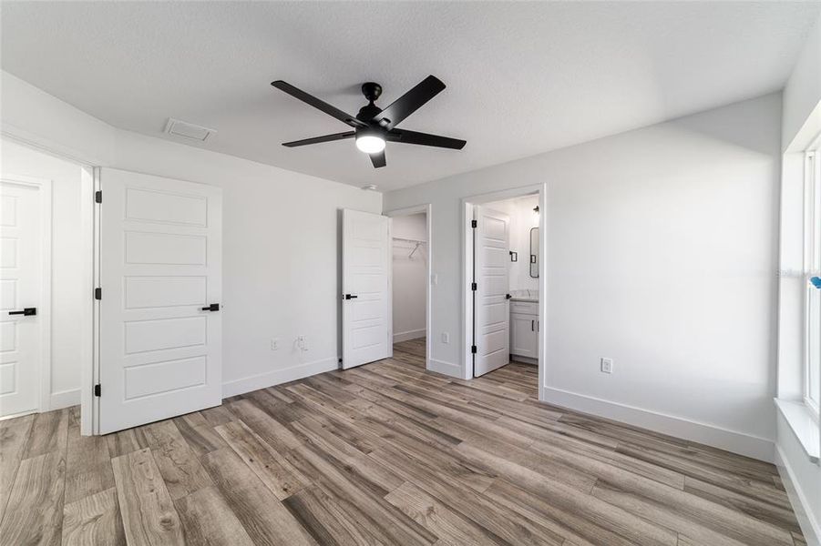 Spacious, unfurnished interior of a new home in , Dunnellon (Image 17).