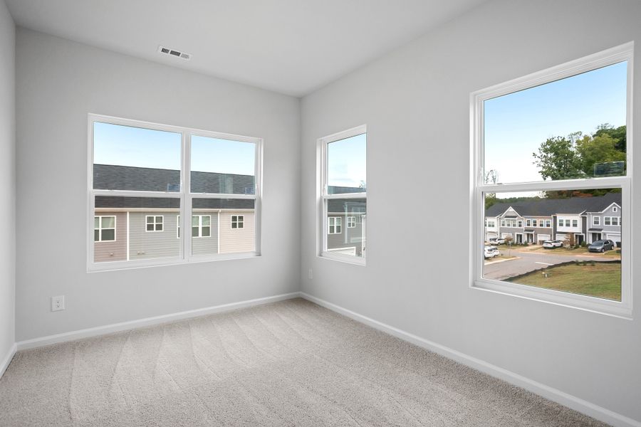Spacious, unfurnished interior of a new home in Georgias Landing, Raleigh (Image 26).