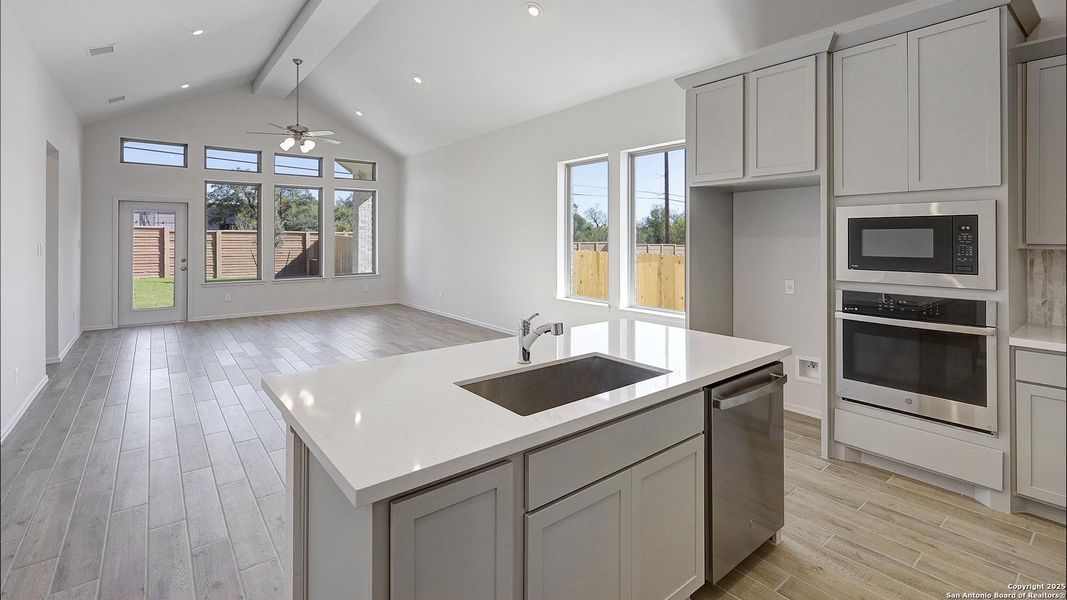 Furnished interior view inside a new home in Veranda 40', San Antonio (Image 10). Furnished interior view inside a new home in Veranda 40', San Antonio (Image 10).