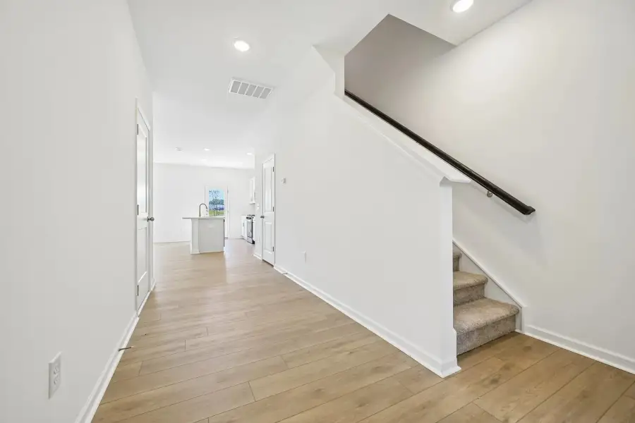 Representative images and renderings are for illustrative purposes. Actual structural options and design finishes of home may vary.