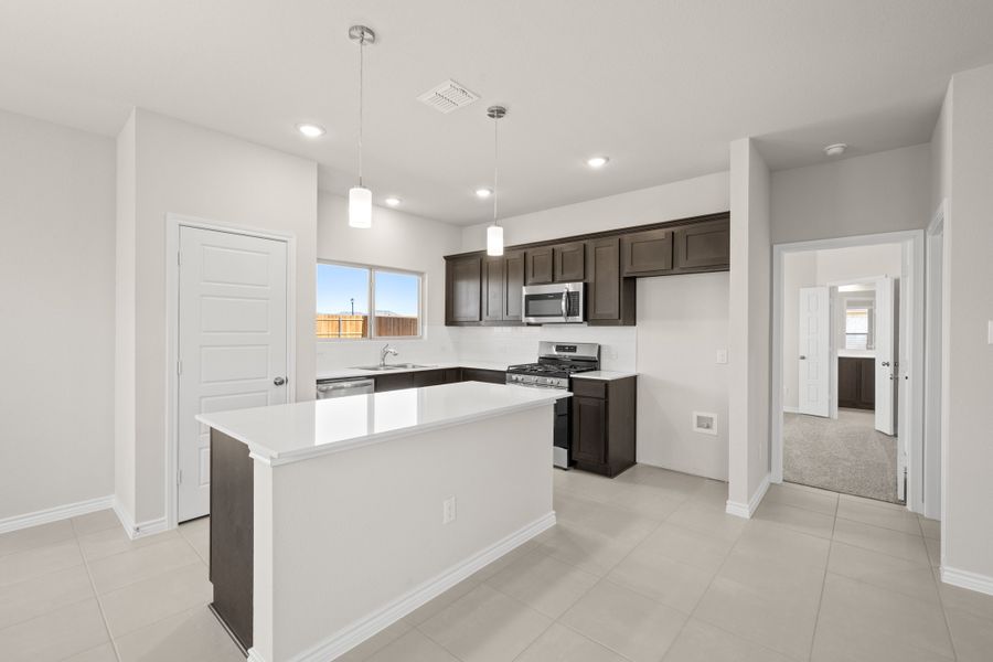 Furnished interior view inside a new home in Baker Farms, Cleburne (Image 8).
