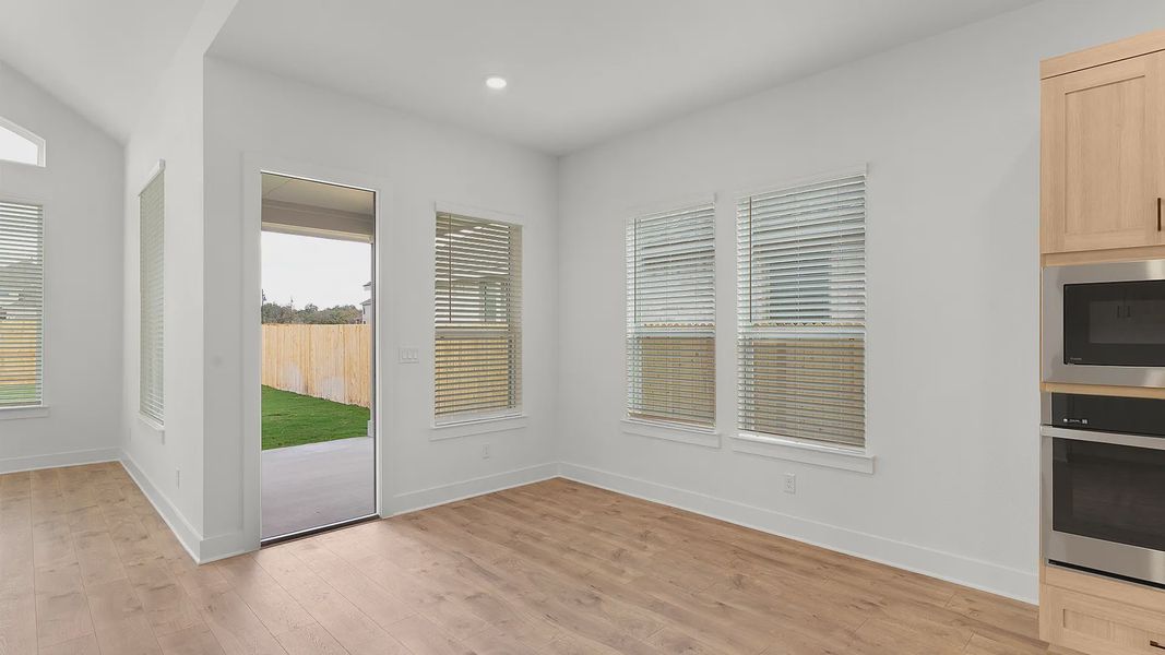 Spacious, unfurnished interior of a new home in Lariat, Liberty Hill (Image 13).