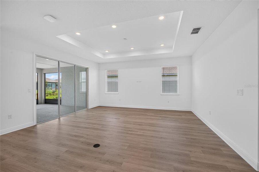 Spacious, unfurnished interior of a new home in , Ocala (Image 33).