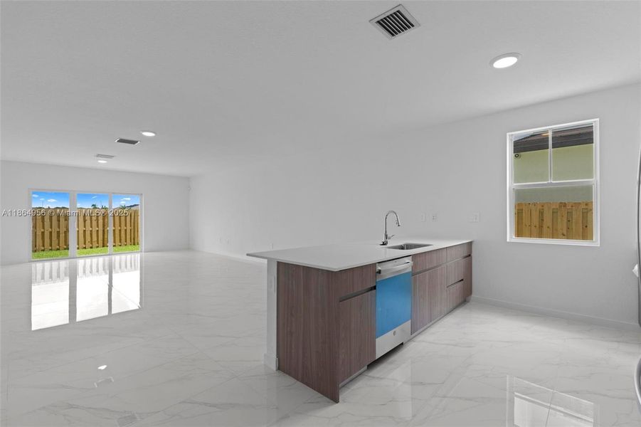 Spacious, unfurnished interior of a new home in , Miami (Image 23).