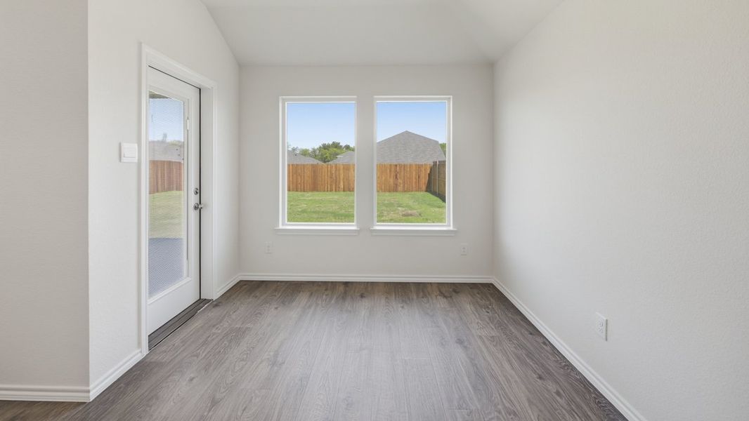 Spacious, unfurnished interior of a new home in Saddlebrook, Waxahachie (Image 28).