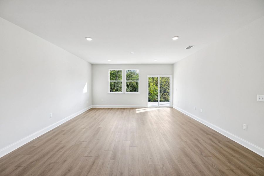 Spacious, unfurnished interior of a new home in Ascent at Arbor Ridge, La Vergne (Image 19).