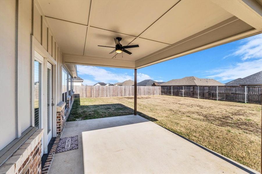 Exterior details and patio area of a home in , Riesel (Image 3).