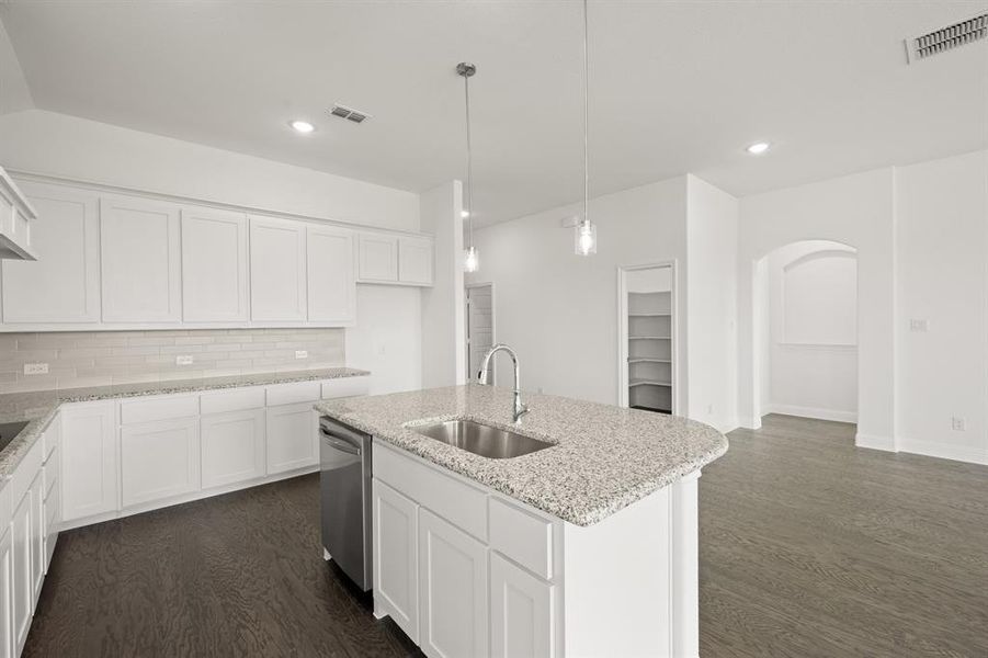 9_121 Grey wolf- Kitchen-4