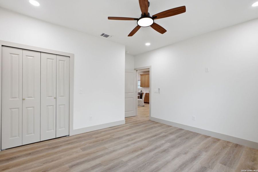 Spacious, unfurnished interior of a new home in , San Antonio (Image 26).