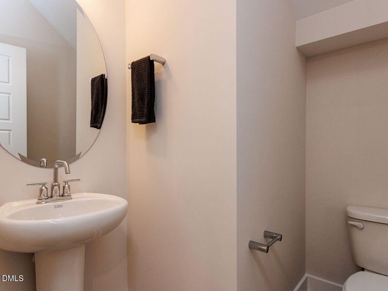 016-1280x960-half-bath