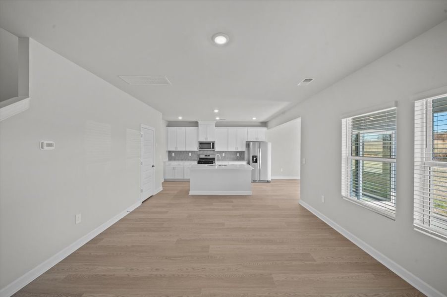 Spacious, unfurnished interior of a new home in Village at White Pine, Pendleton (Image 15). Spacious, unfurnished interior of a new home in Village at White Pine, Pendleton (Image 15).