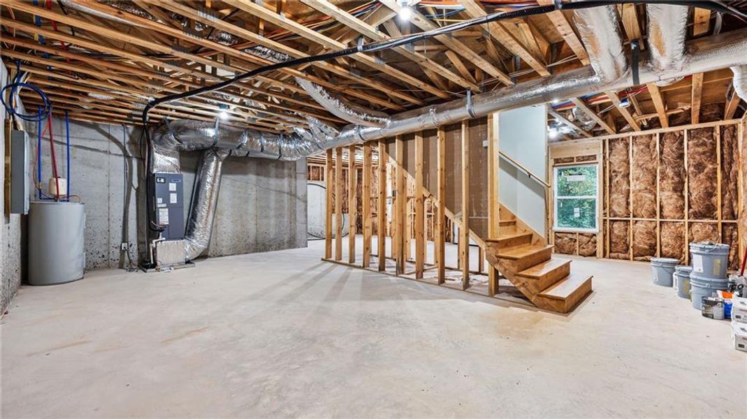 Spacious, unfurnished interior of a new home in , Ellijay (Image 22).