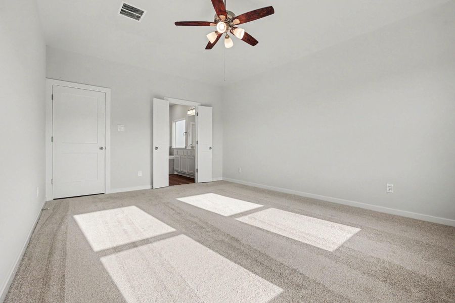 Spacious, unfurnished interior of a new home in Clear View Estates, Willis (Image 19).