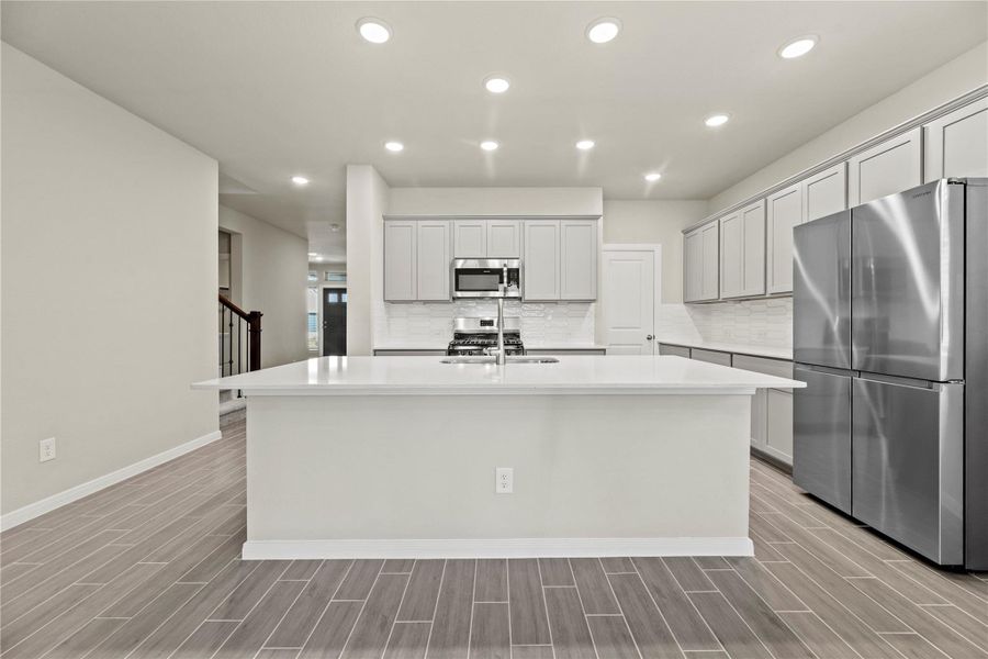 Large kitchen island, perfect for entertaining.