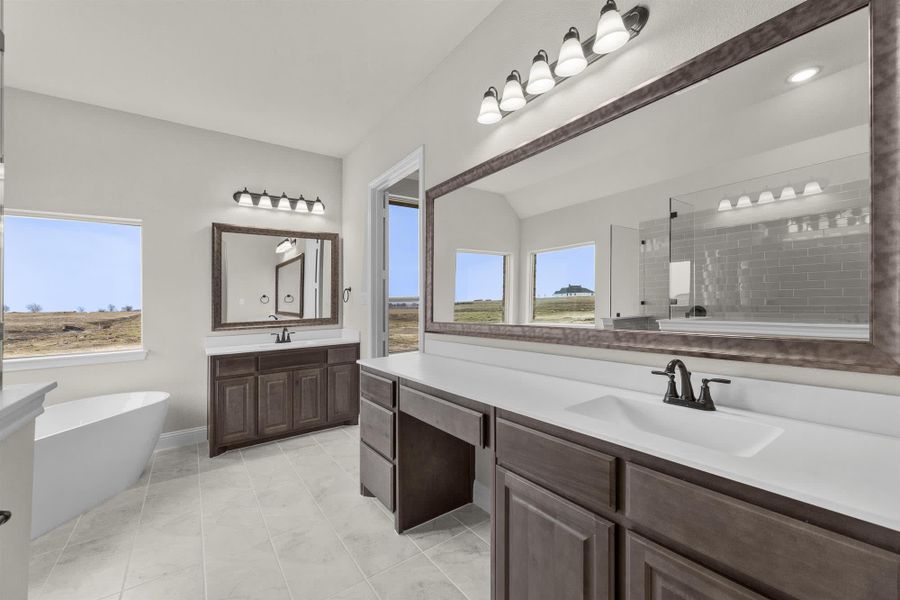 Primary Bathroom | Concept 2915 at Hidden Creek Estates in Van Alstyne, TX by Landsea Homes