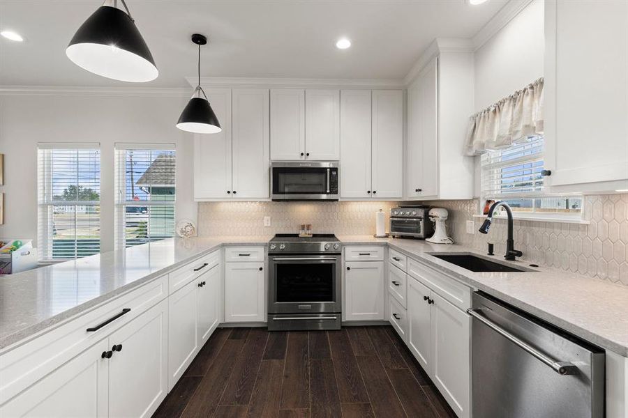 Furnished interior view inside a new home in , Sulphur Springs (Image 10).
