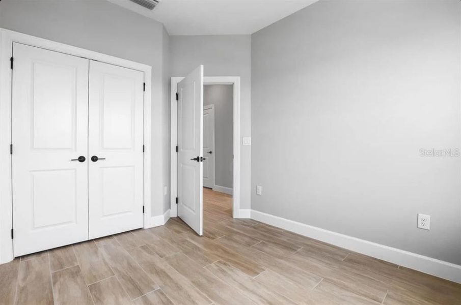 Spacious, unfurnished interior of a new home in Seahaven, Punta Gorda (Image 15).