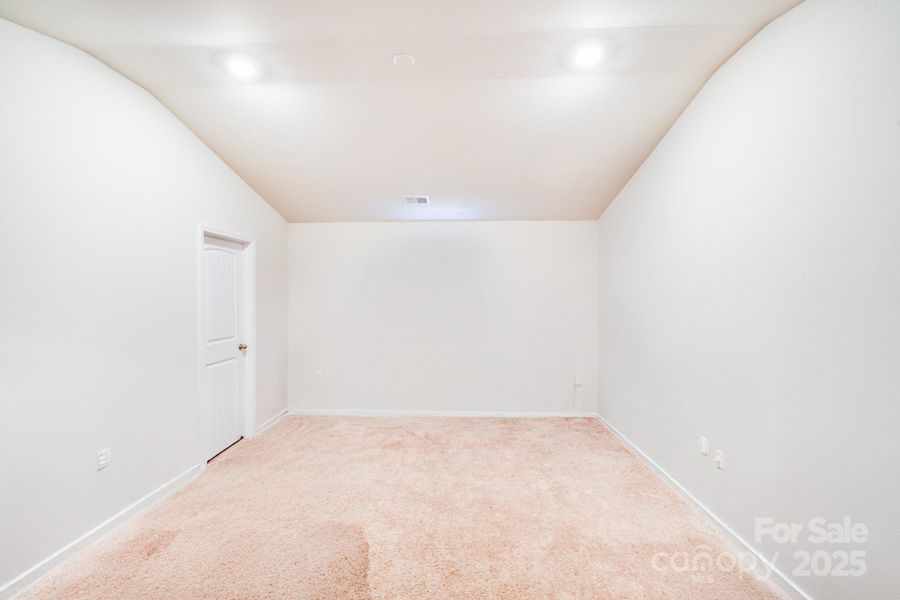 Image 26 of a home in Pinnacle Estates.