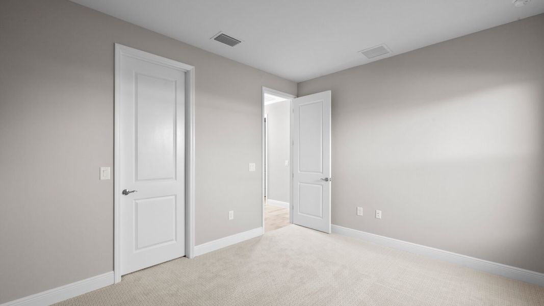 Spacious, unfurnished interior of a new home in Verandah, Fort Myers (Image 27).