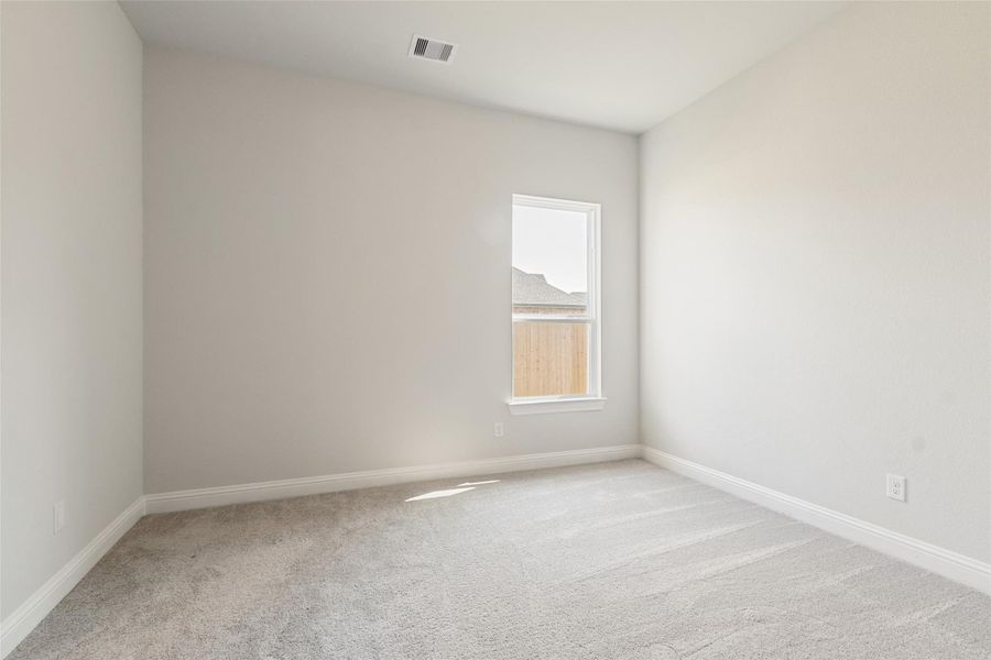 Spacious, unfurnished interior of a new home in Brookewater, Rosenberg (Image 17).