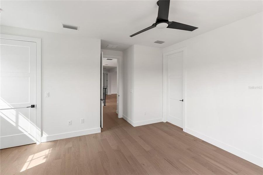 Spacious, unfurnished interior of a new home in , Longboat Key (Image 20). Spacious, unfurnished interior of a new home in , Longboat Key (Image 20).