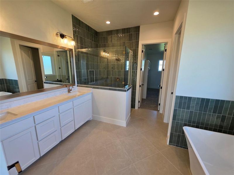 Furnished interior view inside a new home in Aledo Heights - Aledo ISD, Aledo (Image 8).