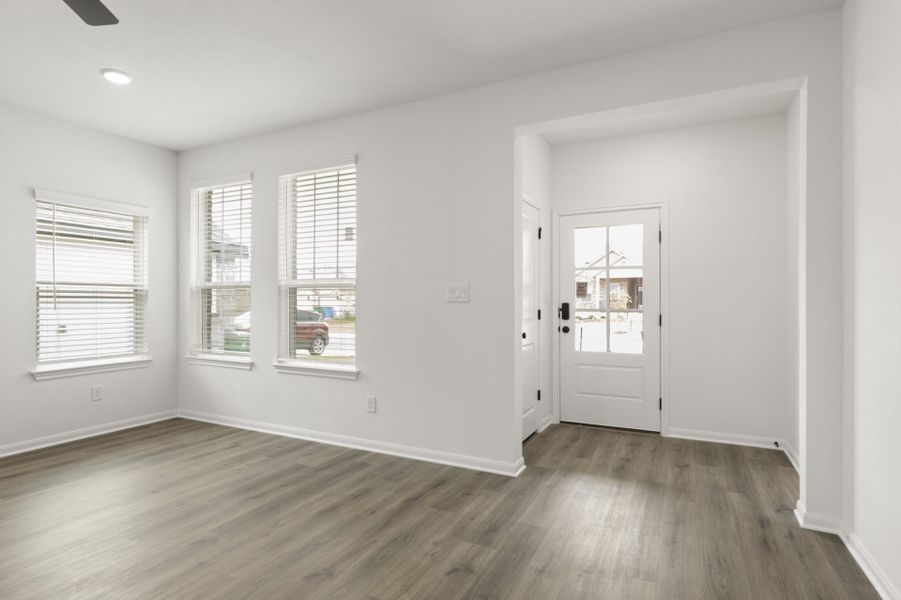 Spacious, unfurnished interior of a new home in Village at Three Oaks, Seguin (Image 16). Spacious, unfurnished interior of a new home in Village at Three Oaks, Seguin (Image 16).