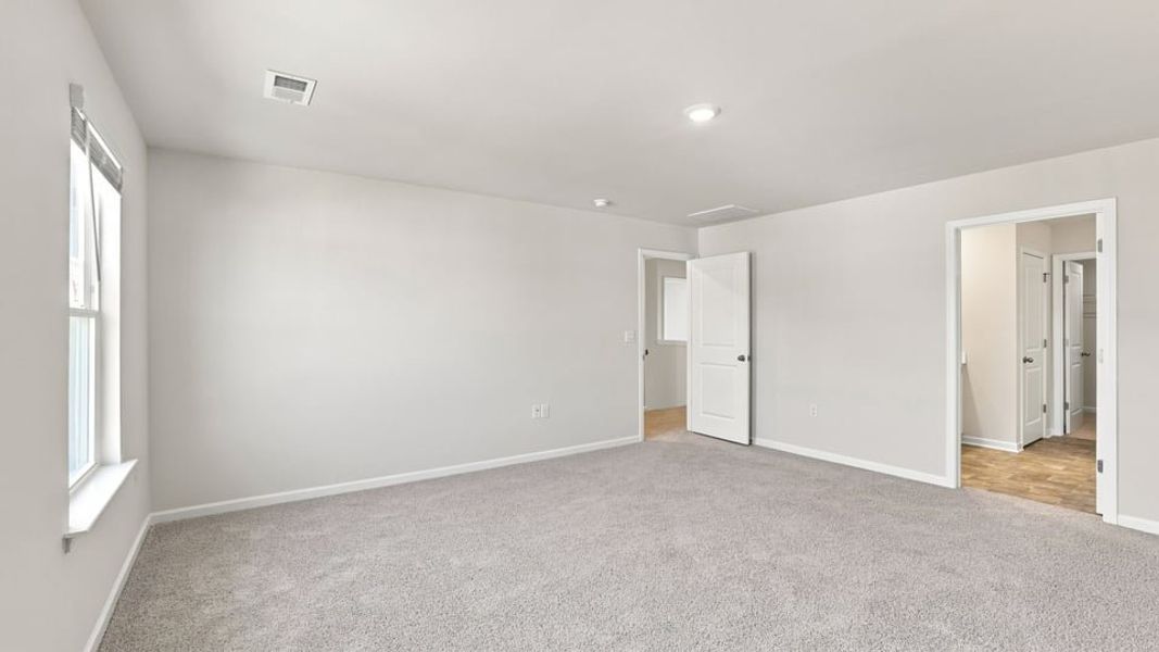 Spacious, unfurnished interior of a new home in Baxter Village, Boiling Springs (Image 36).