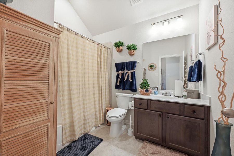 Furnished interior view inside a new home in Oakwood Estates, Waller (Image 18).