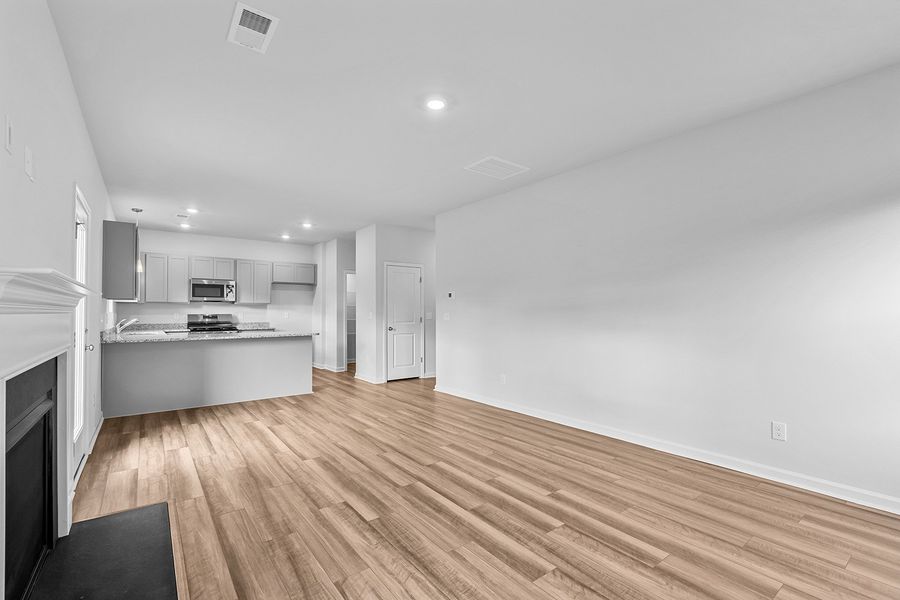 Spacious, unfurnished interior of a new home in Bell West, Kernersville (Image 19).