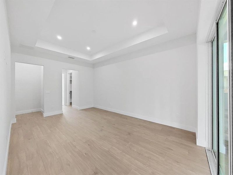 Spacious, unfurnished interior of a new home in Southern Hills Plantation, Brooksville (Image 46).